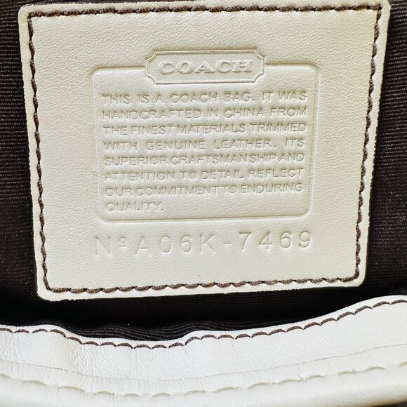 COACH | White Legacy Flap Shoulder Canvas & Leather Handbag / 7469 - Picture 8 of 10
